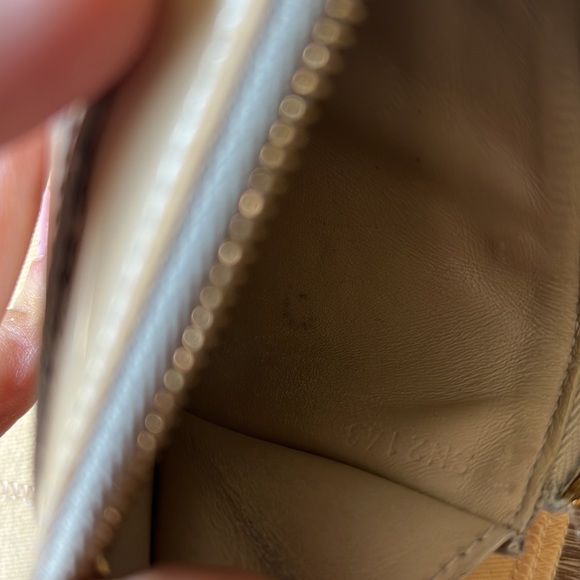 Louis Vuitton Poudre Monogram Vernis Pochette Cles Key and Change Holder Beige - Picture 12 of 17